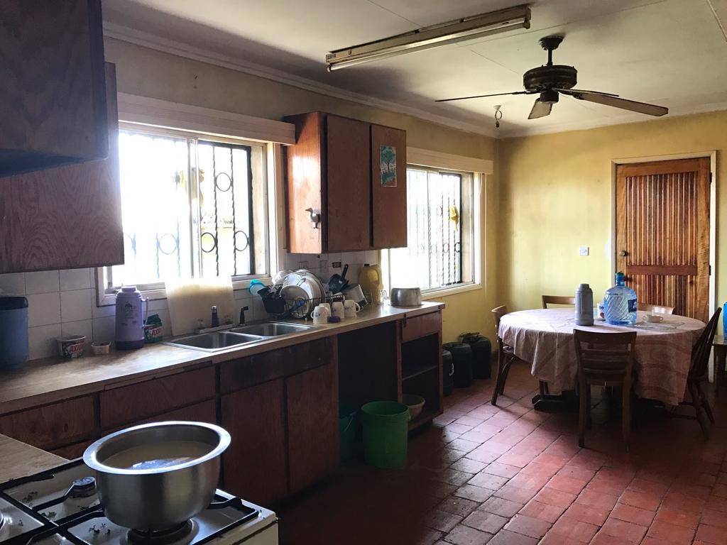 Teule Guest House Oloitokitok 外观 照片