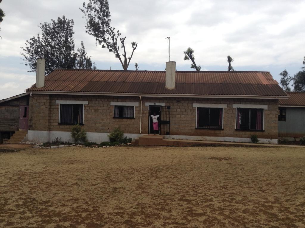 Teule Guest House Oloitokitok 外观 照片