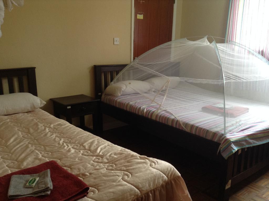 Teule Guest House Oloitokitok 外观 照片